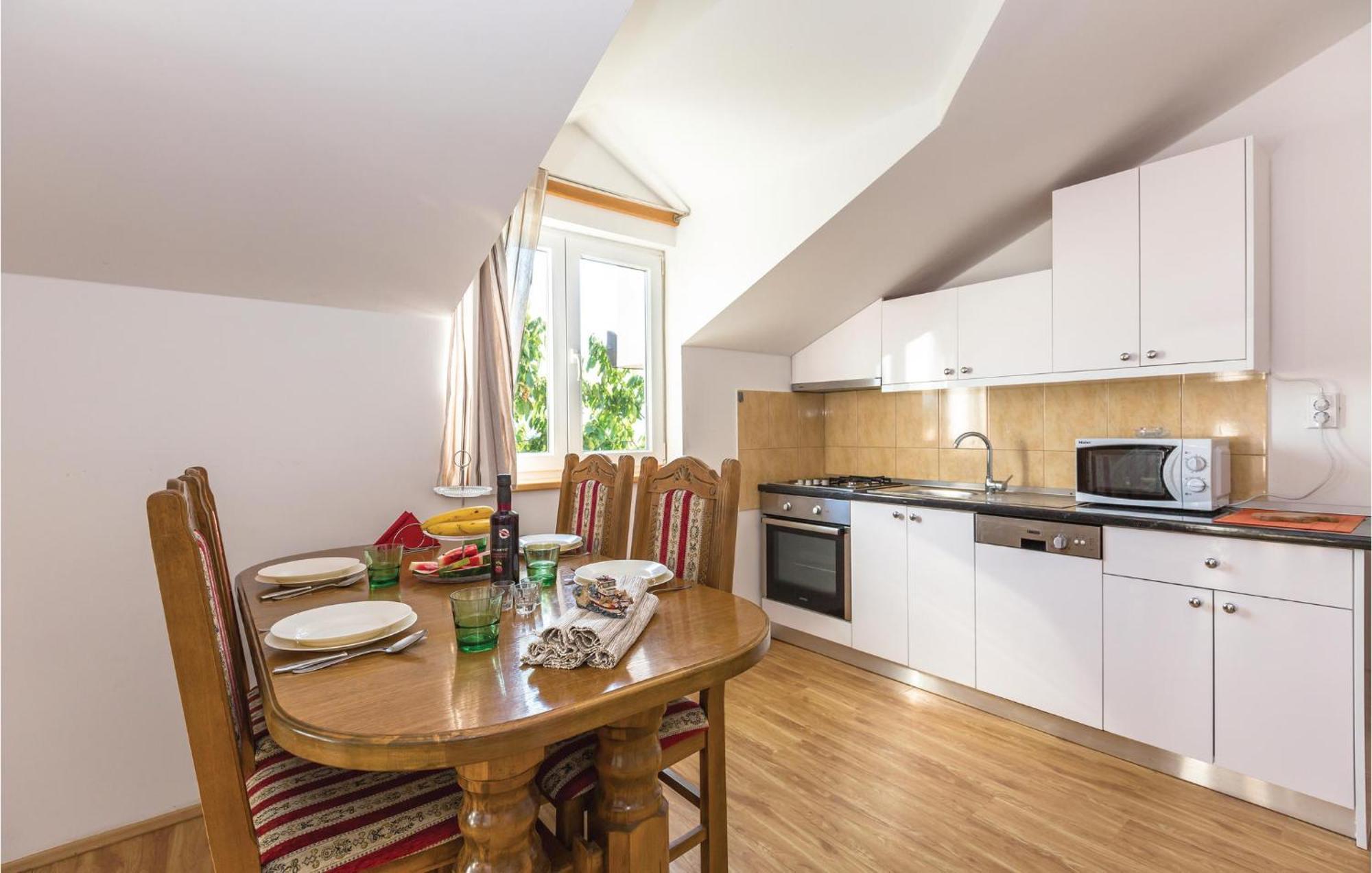 Lovely Apartment In Ugljane With Kitchen Exterior photo