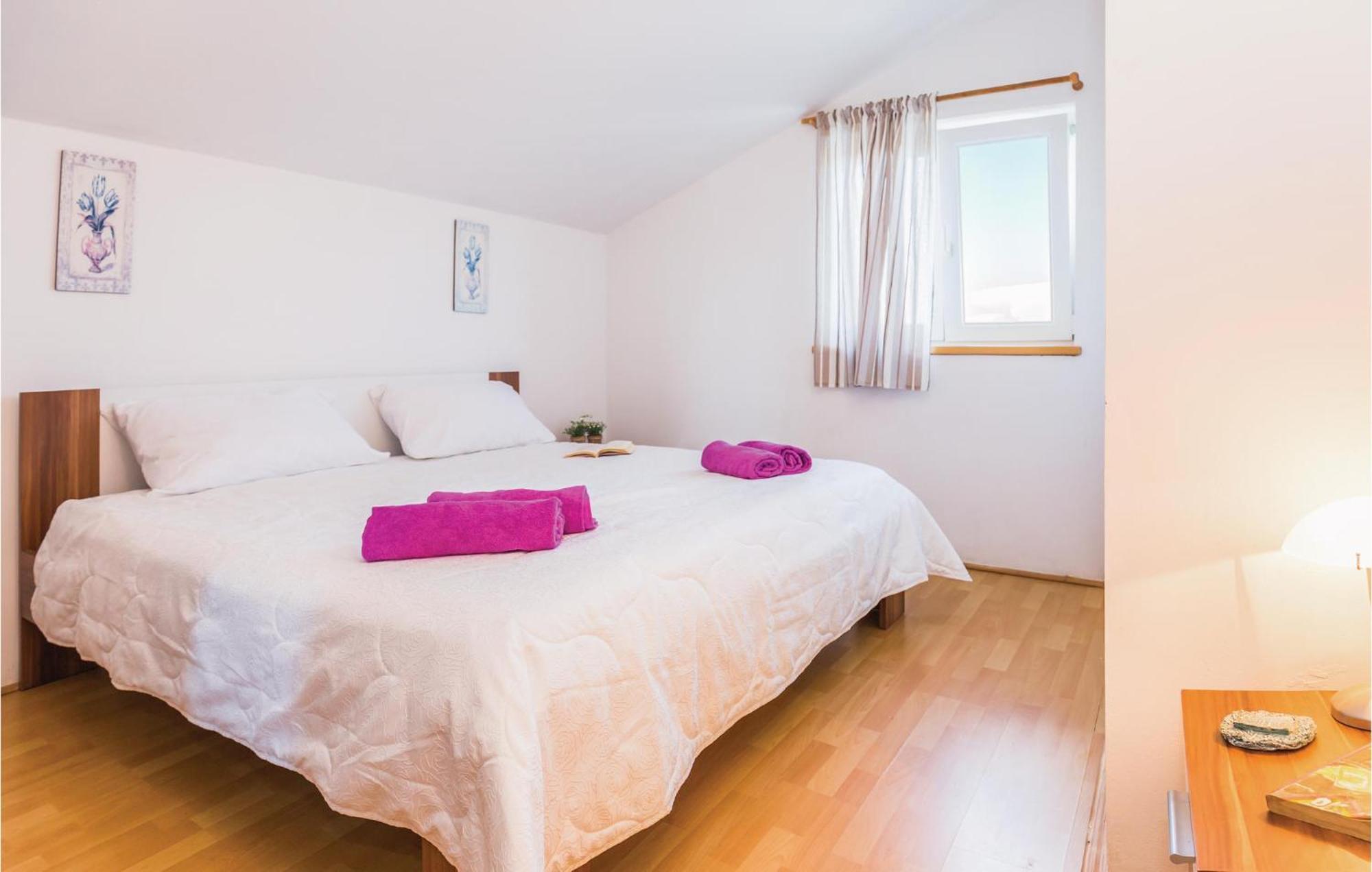 Lovely Apartment In Ugljane With Kitchen Exterior photo